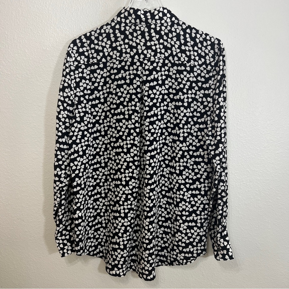 EQUIPMENT Essential Silk Heart-Print button down blouse black and white - Picture 5 of 7